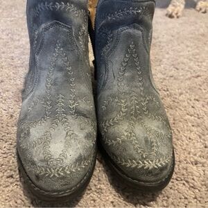 Women's Grey Suede Embroidered Ankle Booties, Size 7, new without tags